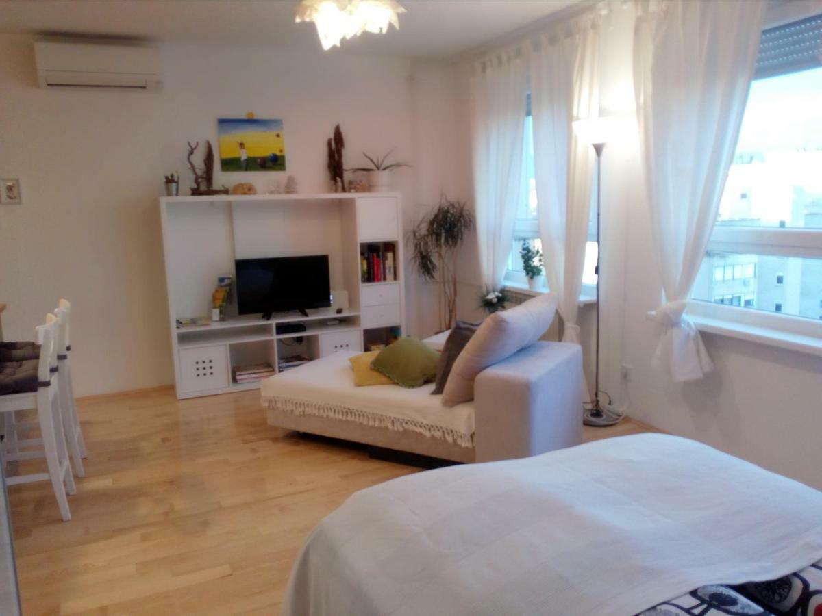 See U In Zagreb Apartment Exteriör bild